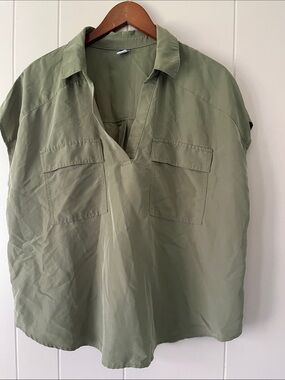 Old Navy Olive Green Short Sleeve Utility Pullover